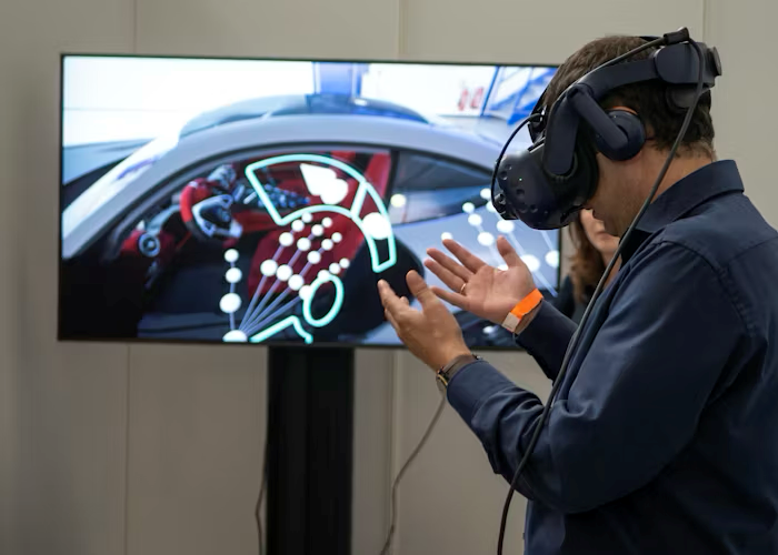 Motion Graphics in Virtual Reality: Designing for 360 Degree Storytelling